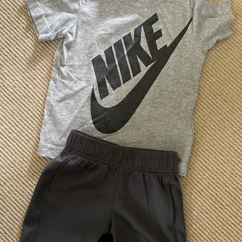 NIKE set, 2-3 years